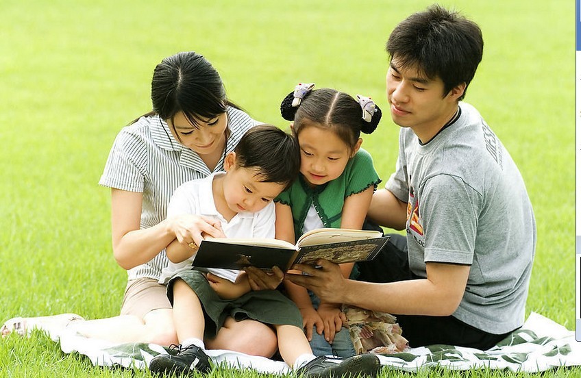 ，对于家庭教育当中而言，父母给孩子的教育，先要给孩子一个良好的教育环境，先要给孩子常识方面的教育。如果家长忽略了孩子各个方面的平衡教育的话，就产生木桶效应，那么这样对于孩子而言，是不够好的。