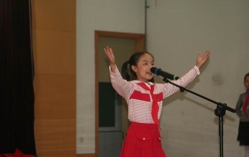 　作为当代的孩子，认真学习运用好科学文化知识，树立正确的人生观、世界观、价值观。