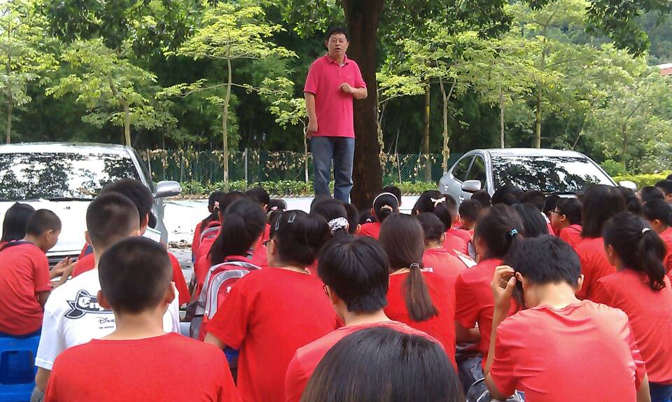 少年演讲家展开了第一次户外课程学习