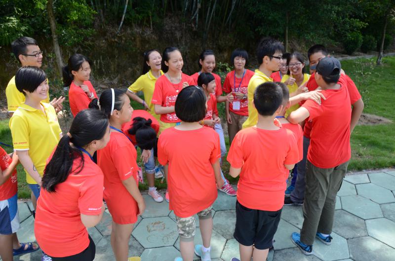 少年演讲家国际爱乐营户外活动