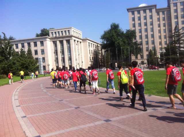 学乐领袖游学清华觅伟人足迹学伟人精神拓伟人胸怀 2013-08-09 