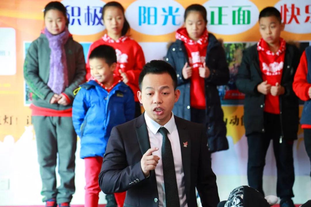 欧爸少年演讲家