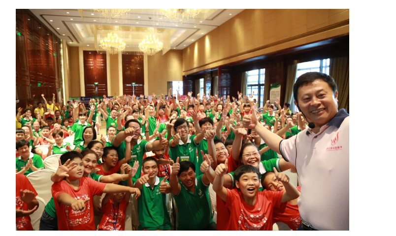 少年演讲家自信伴习目标营,四天三晚让孩子照见自己的未来